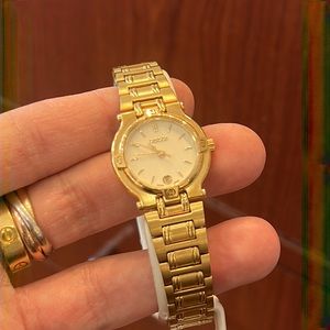 GUCCI Gold Plated 9200L Ladies Watch
